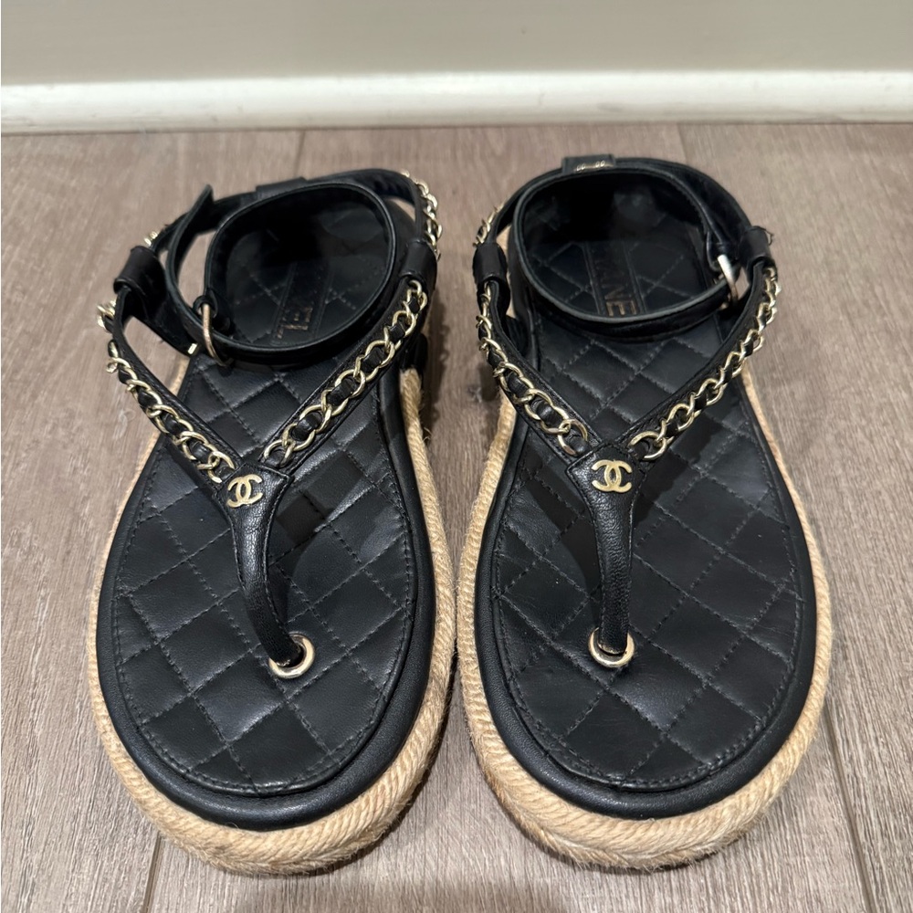 Lambskin Chain CC Thong Espadrille Size 38.5
